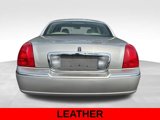 Used 2006 Lincoln Town Car Signature Limited image 5