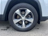 Used 2019 Jeep Cherokee Limited image 2