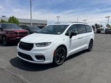 New 2025 Chrysler Pacifica Select image 2