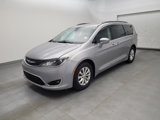 Used 2017 Chrysler Pacifica Touring-L image 2