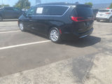 Used 2022 Chrysler Pacifica Touring-L image 4