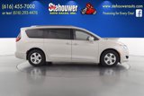 Used 2017 Chrysler Pacifica Touring-L Plus image 2