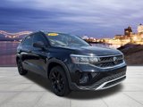 Used 2022 Volkswagen Taos SE w/ Panoramic Sunroof Package image 4