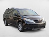 Used 2015 Toyota Sienna LE image 3