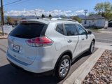 Used 2016 Nissan Rogue SV image 4