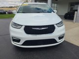 Used 2022 Chrysler Pacifica Touring-L image 2