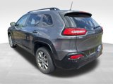 Used 2018 Jeep Cherokee Latitude image 2