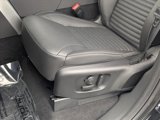 New 2025 Land Rover Discovery S image 4