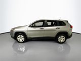 Used 2017 Jeep Cherokee Sport image 5