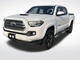 Used 2017 Toyota Tacoma TRD Sport image 5