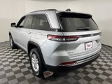 Used 2023 Jeep Grand Cherokee Laredo image 5