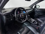Certified 2022 Porsche Macan image 4