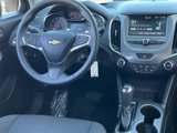 Used 2017 Chevrolet Cruze LT image 3