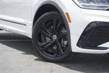 Used 2023 Volkswagen Tiguan SE R-Line image 2