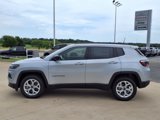 New 2025 Jeep Compass Latitude image 4