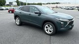 Used 2025 Chevrolet Trax LS w/ LS Convenience Package image 2