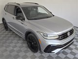 Used 2022 Volkswagen Tiguan SE R-Line image 2