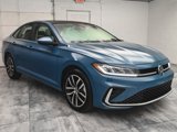 Used 2025 Volkswagen Jetta SE image 3