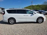 Used 2022 Chrysler Pacifica Touring-L image 4
