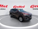 Used 2017 Kia Sorento LX w/ LX Convenience Package image 2