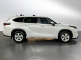 Used 2023 Toyota Highlander LE image 2