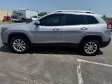 Used 2019 Jeep Cherokee Latitude w/ Cold Weather Group image 3