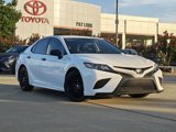 Used 2020 Toyota Camry SE image 2