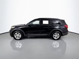 Certified 2022 Ford Explorer XLT w/ Equipment Group 202A image 4