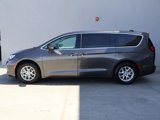 Used 2023 Chrysler Pacifica Touring-L image 2