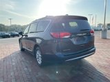 Used 2020 Chrysler Pacifica Touring-L image 3