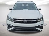 Used 2024 Volkswagen Tiguan SE image 2