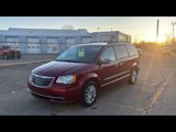 Used 2015 Chrysler Town & Country Touring-L w/ Driver Convenience Group image 2