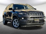 Used 2024 Jeep Compass Latitude image 2