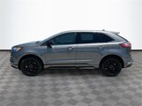 Used 2022 Ford Edge SE w/ Black Appearance Package image 4