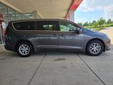 Used 2022 Chrysler Voyager LX image 5