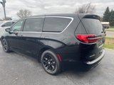 New 2025 Chrysler Pacifica Select image 4