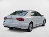 Used 2017 Volkswagen Passat 1.8T SE image 4