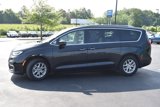 Used 2021 Chrysler Pacifica Touring-L image 5