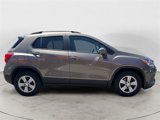 Used 2021 Chevrolet Trax LT image 2
