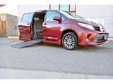 Used 2018 Toyota Sienna XLE Premium image 2
