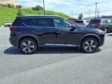 Used 2021 Nissan Rogue Platinum image 3