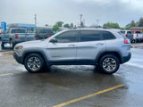 Used 2019 Jeep Cherokee Trailhawk image 2