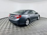 Used 2014 Toyota Camry L image 4