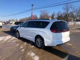 Used 2022 Chrysler Pacifica Touring-L image 6