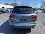 Used 2022 Volkswagen Tiguan SE w/ Panoramic Sunroof Package image 4