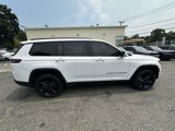 Used 2023 Jeep Grand Cherokee L Laredo image 2