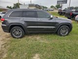 Used 2017 Jeep Grand Cherokee Limited image 2