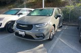 Used 2023 Chrysler Pacifica Touring-L image 2