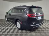 Certified 2022 Chrysler Pacifica Touring-L image 4
