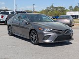 Used 2020 Toyota Camry SE w/ Cold Weather Package image 3